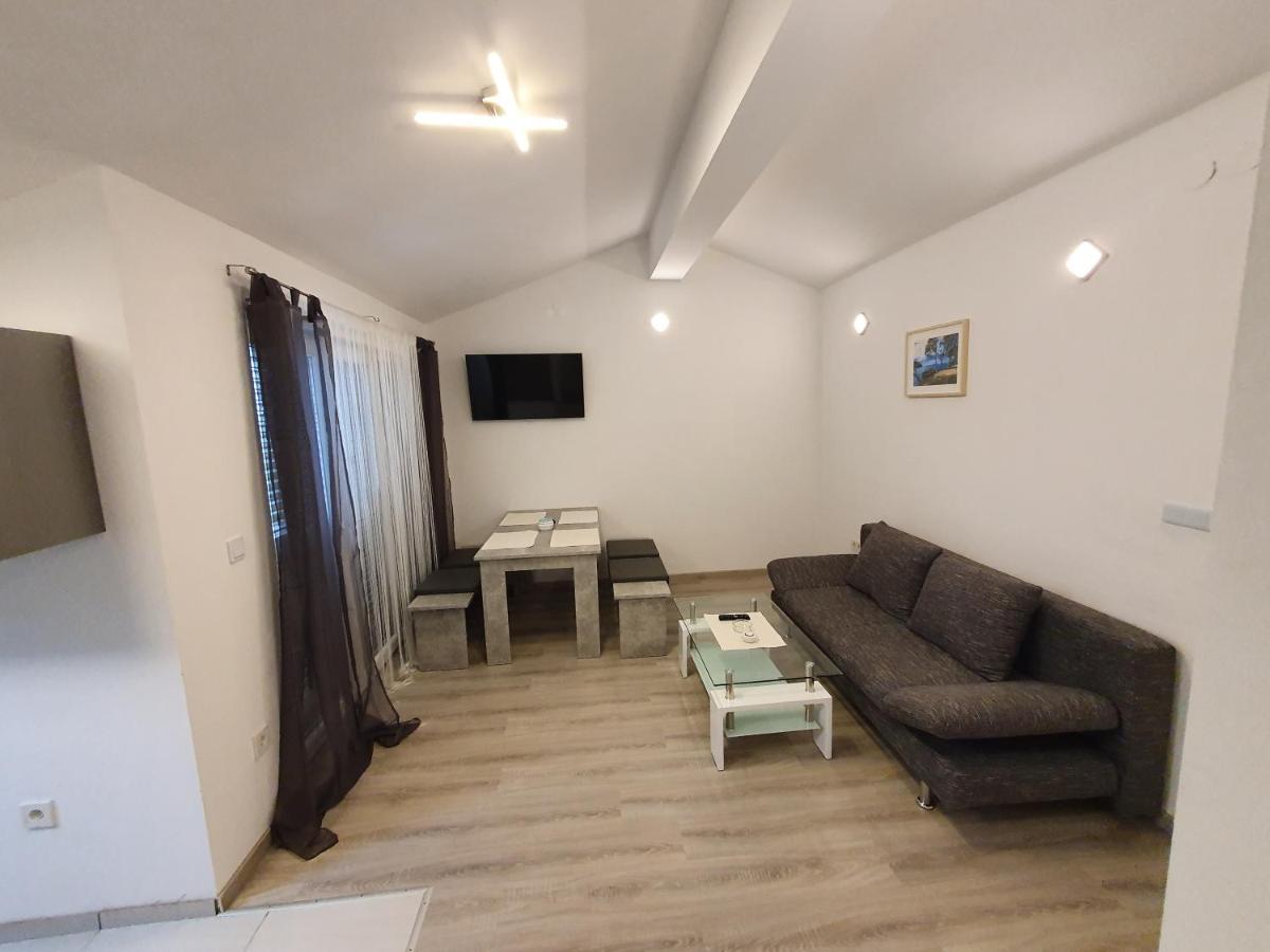 Apartments Villa M&M 2 Бибинє Екстер'єр фото