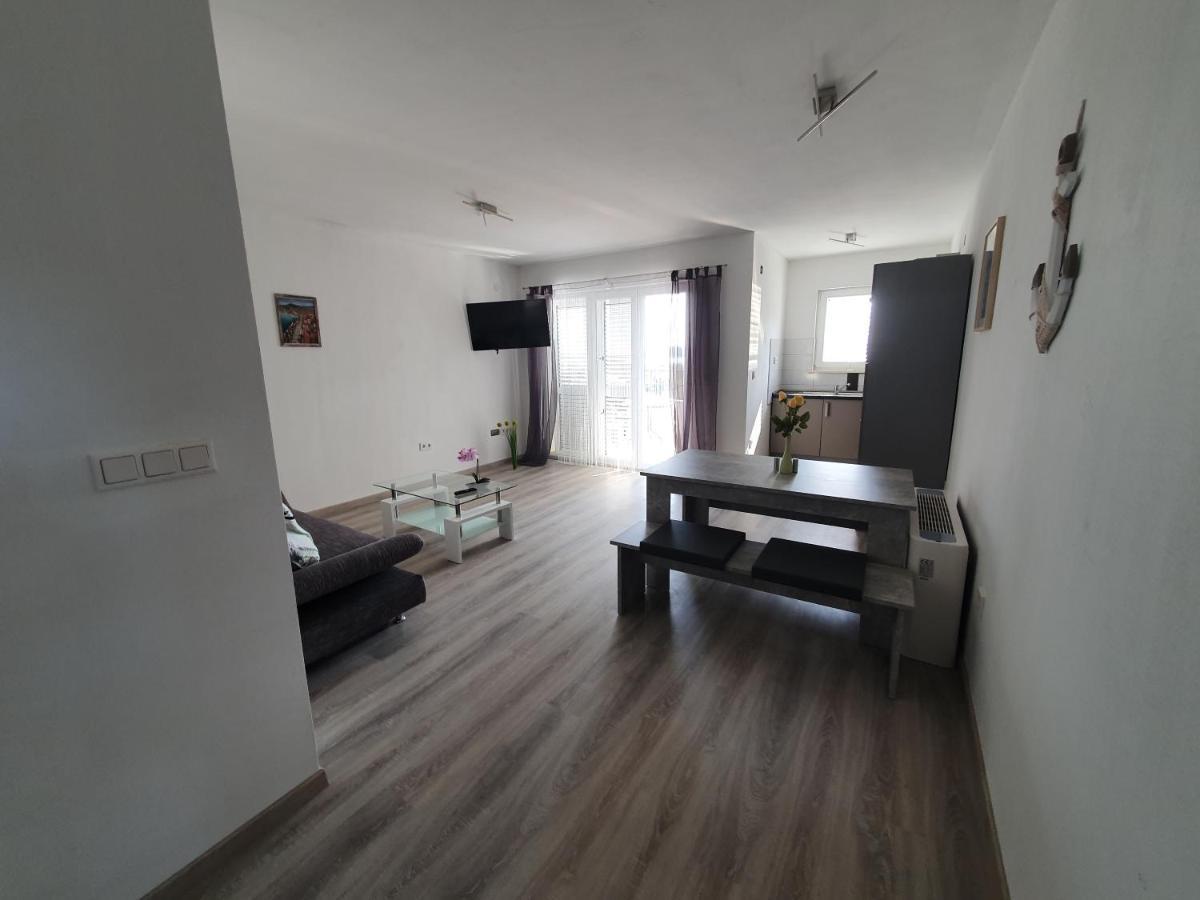 Apartments Villa M&M 2 Бибинє Екстер'єр фото
